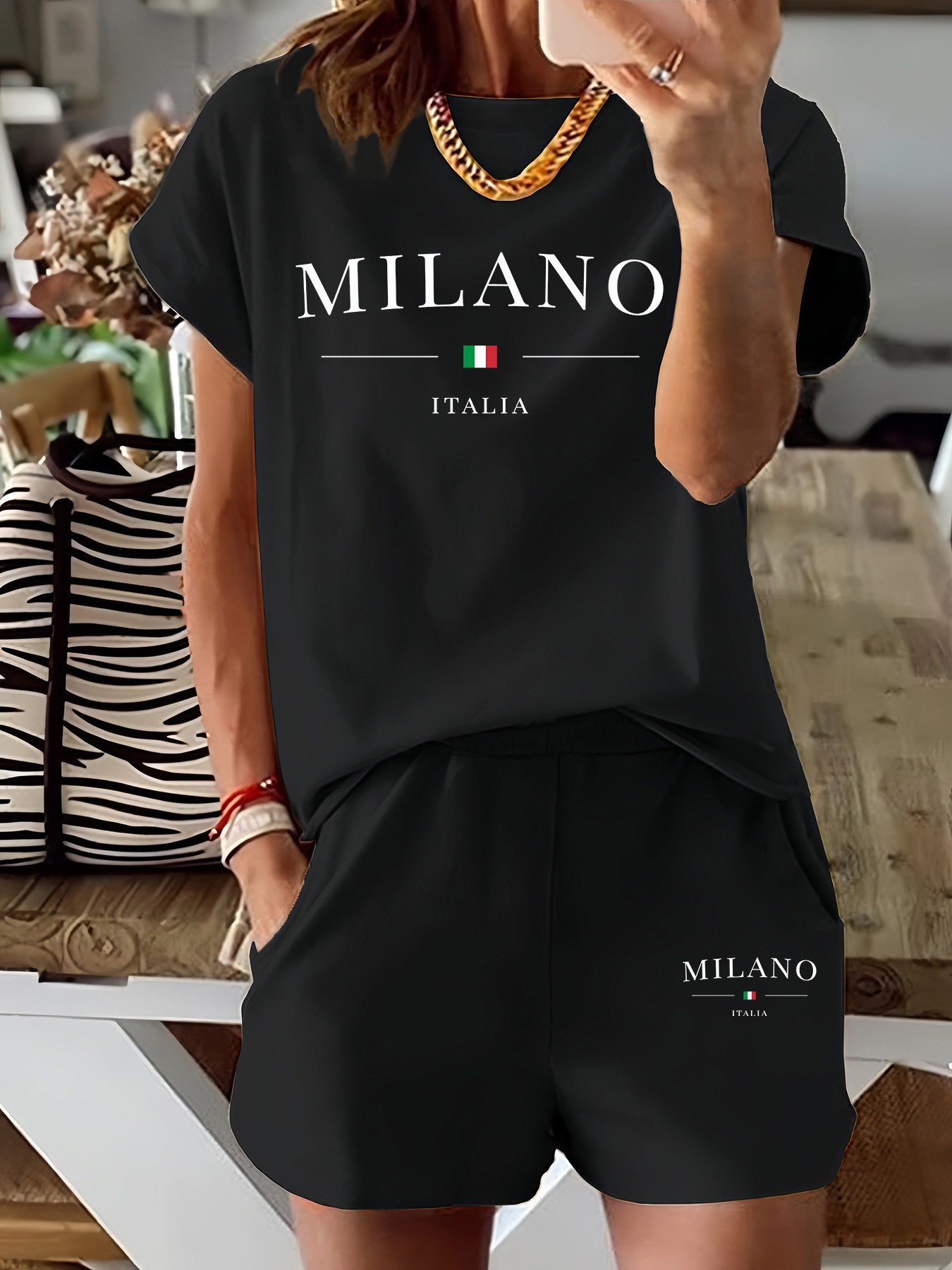 Milan Men'S Fashion - Sommerlicher Damenanzug mit einem Aufdruck der
